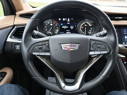 Used 2020 Cadillac XT6 Premium Luxury image 47