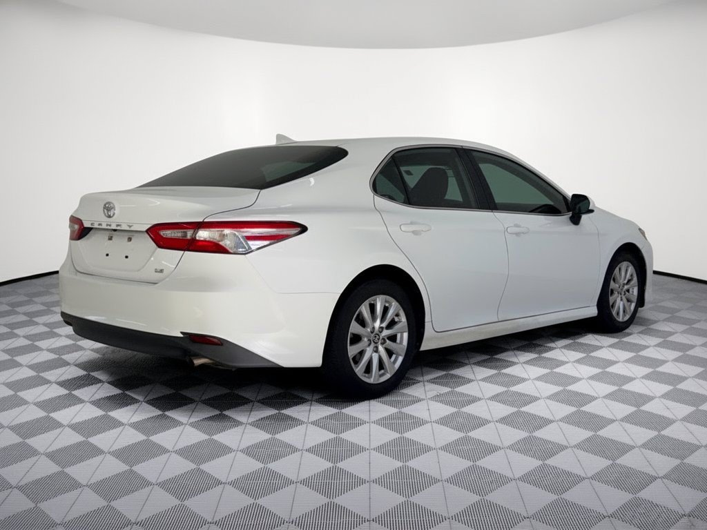 Used 2020 Toyota Camry LE FWD image 9