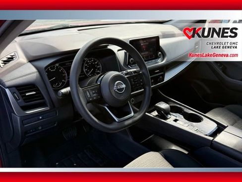 Used 2023 Nissan Rogue SV FWD image 13