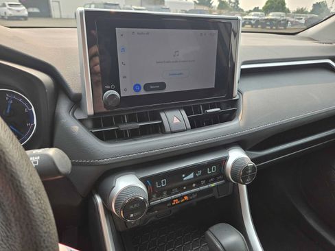 Certified 2025 Toyota RAV4 LE AWD/4WD image 28