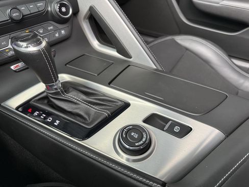 Used 2015 Chevrolet Corvette Z06 w/ 3LZ Preferred Equipment Group image 22