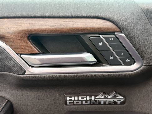 Certified 2023 Chevrolet Silverado 1500 High Country w/ High Country Premium Package AWD/4WD image 16