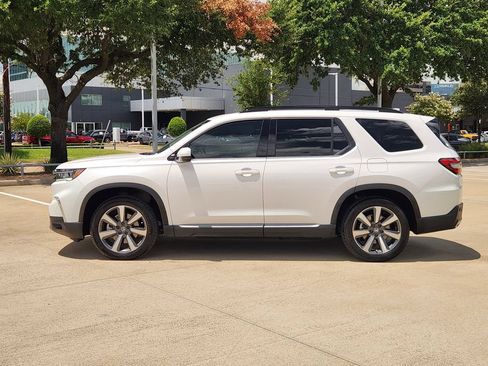 Used 2025 Honda Pilot Touring image 4