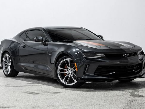 Used 2017 Chevrolet Camaro LT image 4