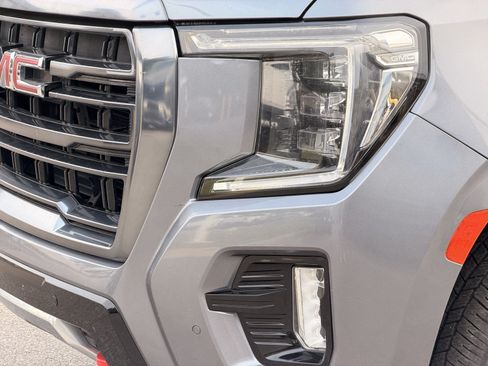Used 2022 GMC Yukon AT4 AWD/4WD image 15