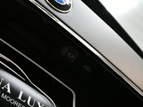 Used 2022 BMW X7 M50i w/ Executive Package image 11