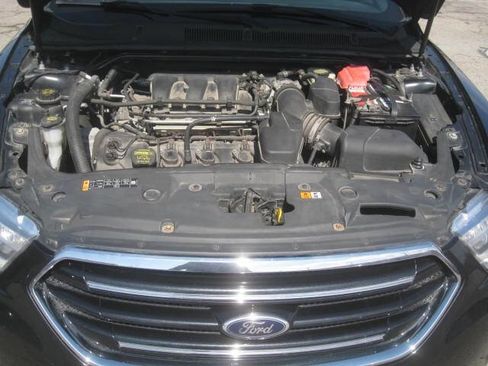 Used 2013 Ford Taurus Limited image 40