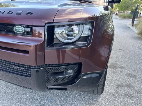 Used 2023 Land Rover Defender 130 X-Dynamic SE image 9