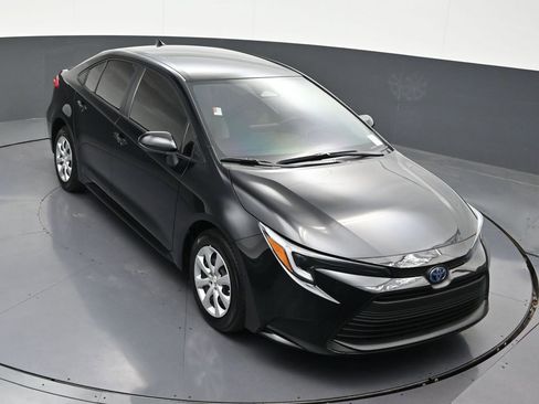 Used 2025 Toyota Corolla LE image 20