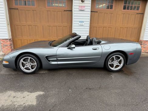 Used 2003 Chevrolet Corvette Convertible w/ Preferred Equipment Group1 RWD image 6