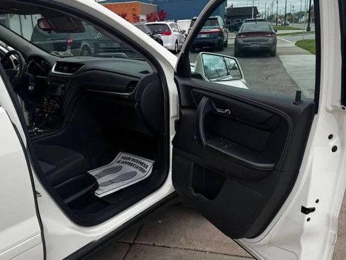 Used 2014 Chevrolet Traverse LT FWD image 17