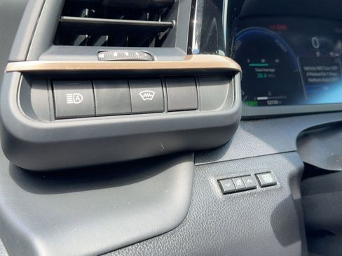 Used 2024 Toyota Crown Limited image 20