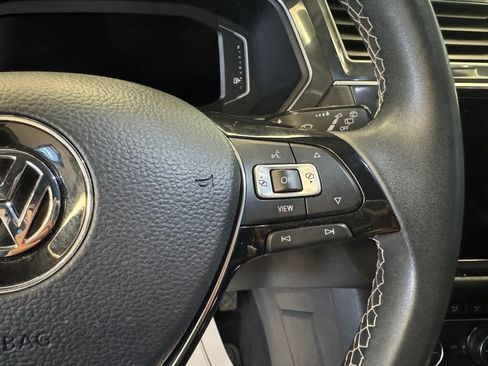 Used 2021 Volkswagen Tiguan SEL w/ 3rd Row Seat Package AWD/4WD image 11