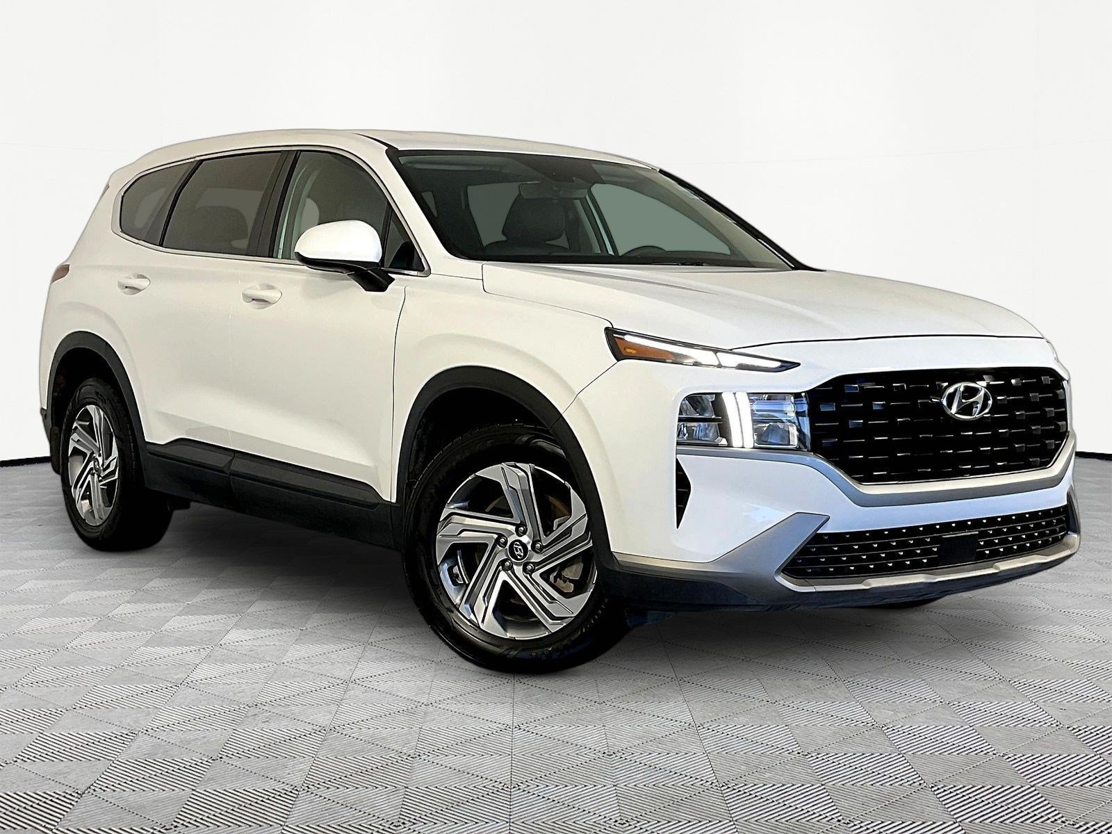 Certified 2023 Hyundai Santa Fe SE FWD image 3