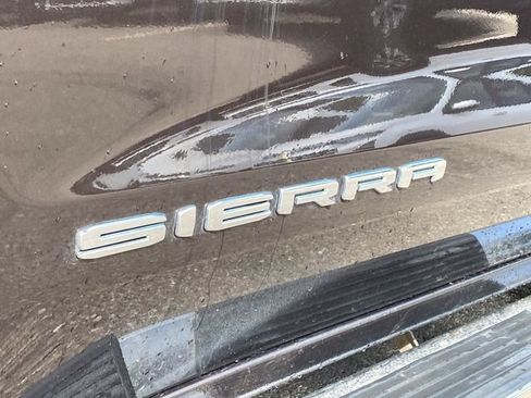 Used 2019 GMC Sierra 1500 SLT AWD/4WD image 12