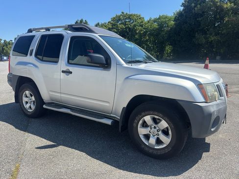 Used 2010 Nissan Xterra S AWD/4WD image 2