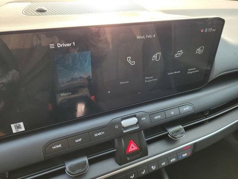 Used 2025 Kia K4 LXS image 11