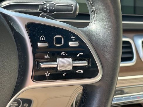 Used 2022 Mercedes-Benz GLS 450 4MATIC image 38