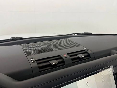 New 2026 Land Rover Defender 130 X-Dynamic SE image 29