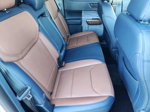 Used 2024 Ford Maverick Lariat image 31