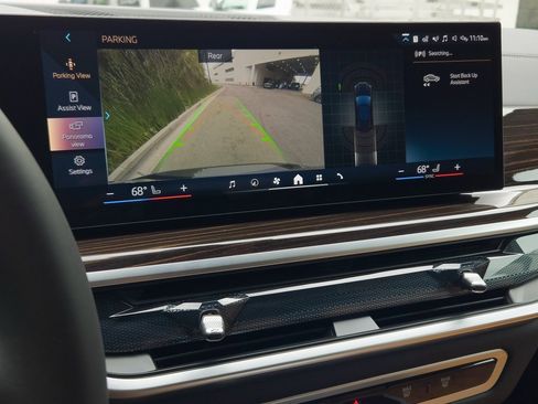 Used 2025 BMW X5 sDrive40i w/ Executive Package image 17