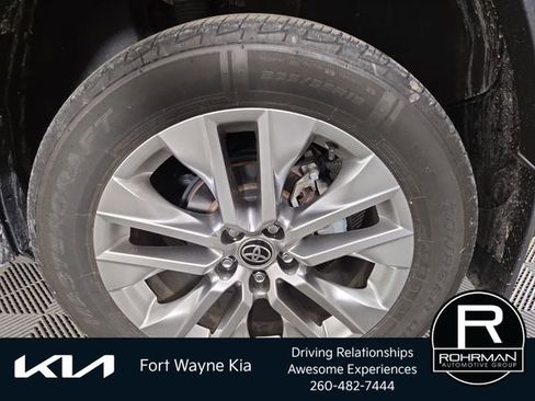 Used 2021 Toyota RAV4 Limited AWD/4WD image 12