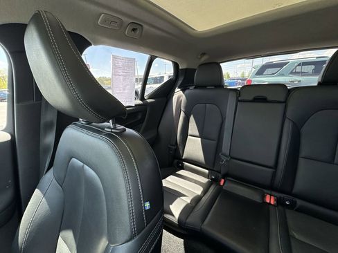 Used 2024 Volvo XC40 B5 Plus w/ Protection Package Premier AWD/4WD image 12