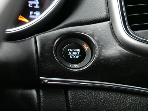 Used 2018 Jeep Grand Cherokee Limited AWD/4WD image 24