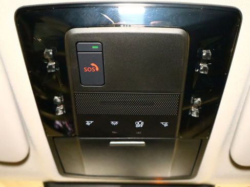 Used 2025 Mitsubishi Outlander ES image 38