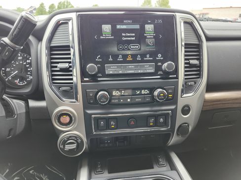 Used 2021 Nissan Titan SL w/ Moonroof Package AWD/4WD image 37