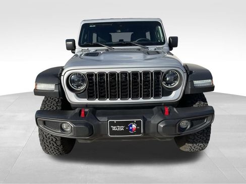 Used 2024 Jeep Wrangler Unlimited Rubicon w/ Technology Group AWD/4WD image 2