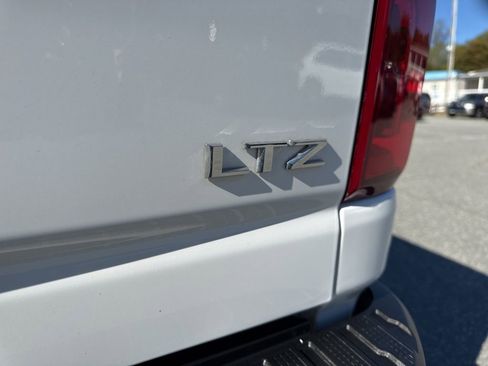 Used 2024 Chevrolet Silverado 2500 LTZ w/ LTZ Premium Package image 32