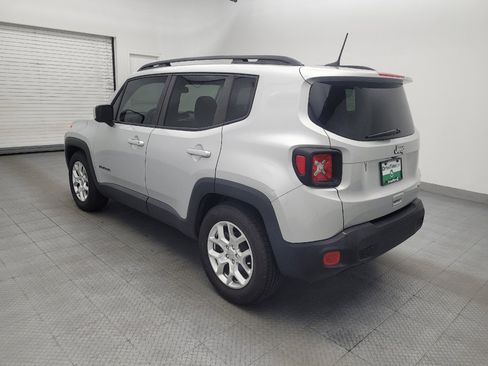 Used 2018 Jeep Renegade Latitude w/ Popular Equipment Group FWD image 5