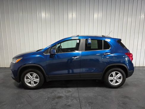 Used 2020 Chevrolet Trax LT w/ LT Convenience Package AWD/4WD image 4