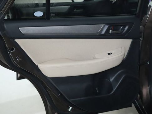 Used 2019 Subaru Outback 2.5i Premium image 13