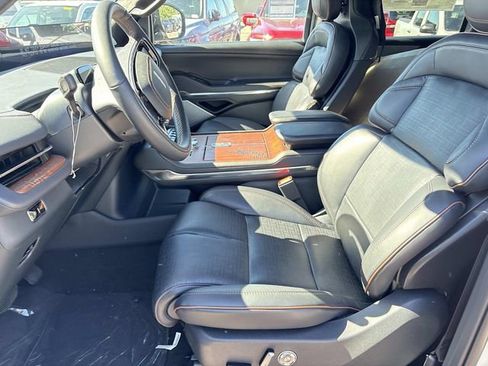 New 2026 Lincoln Navigator L Black Label AWD/4WD image 23