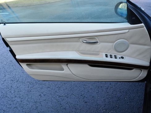 Used 2007 BMW 335i Convertible image 9