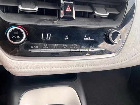 Used 2021 Toyota Corolla SE FWD image 29
