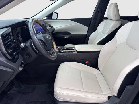 Used 2024 Lexus RX 350 Premium w/ Accessory Package (Z1) FWD image 17