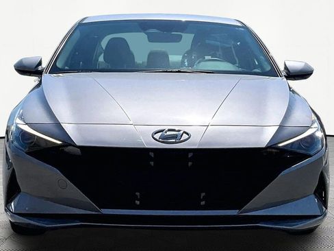 Certified 2023 Hyundai Elantra SE FWD image 3