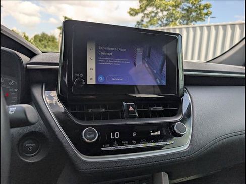 Used 2025 Toyota Corolla Cross AWD Hybrid image 18