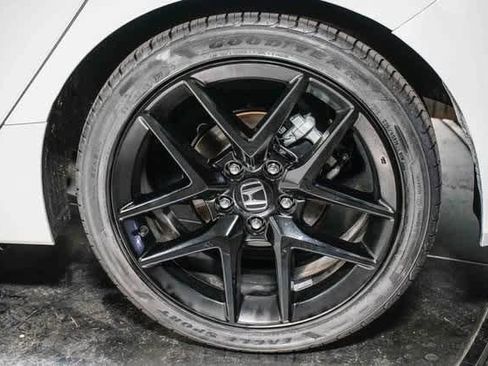 Used 2023 Honda Civic Sport image 10