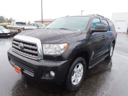 Used 2017 Toyota Sequoia SR5 image 3