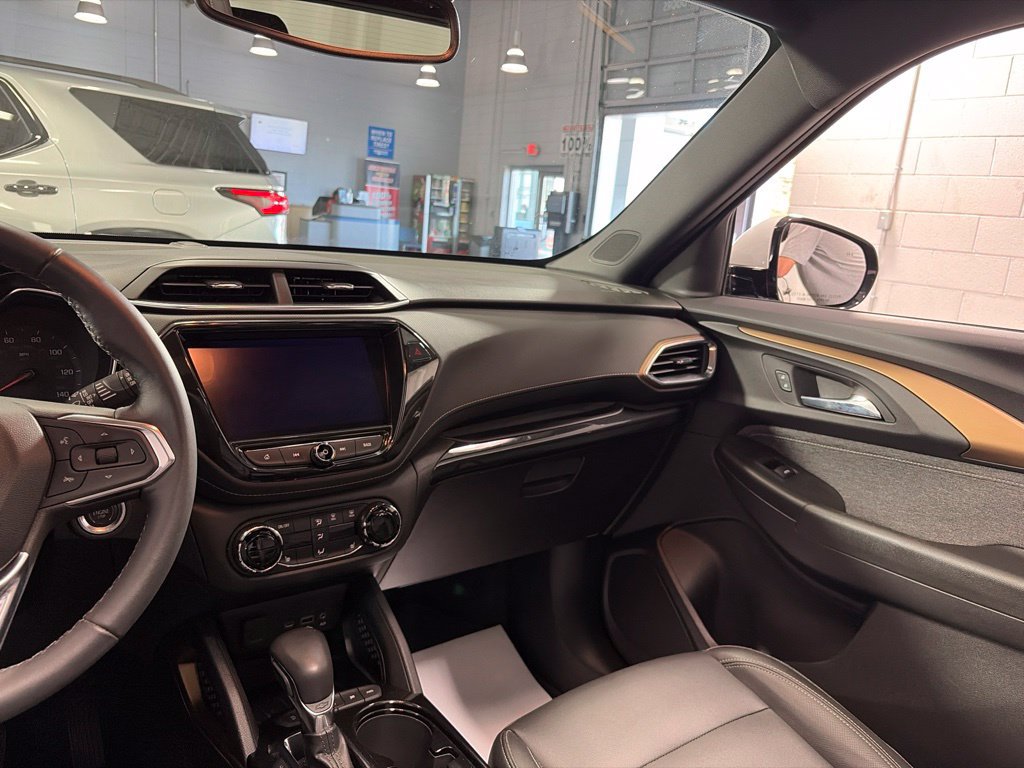Used 2021 Chevrolet TrailBlazer ACTIV w/ Sun and Liftgate Package AWD/4WD image 28