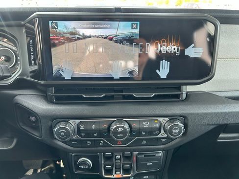 New 2026 Jeep Gladiator Sport image 9