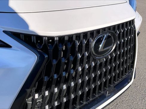 Used 2025 Lexus NX 300h AWD w/ Luxury Package image 29