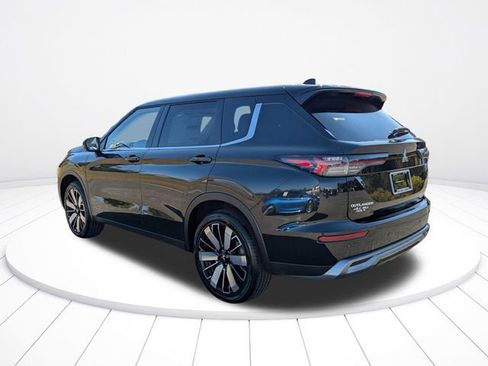 New 2026 Mitsubishi Outlander SE image 5