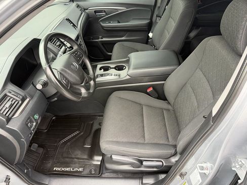 Used 2024 Honda Ridgeline Sport image 8