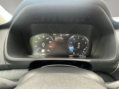 Used 2020 Volvo XC90 T6 Momentum w/ Protection Package Premier AWD/4WD image 18