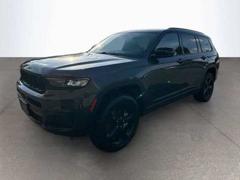 Used 2023 Jeep Grand Cherokee L Laredo AWD/4WD image 8